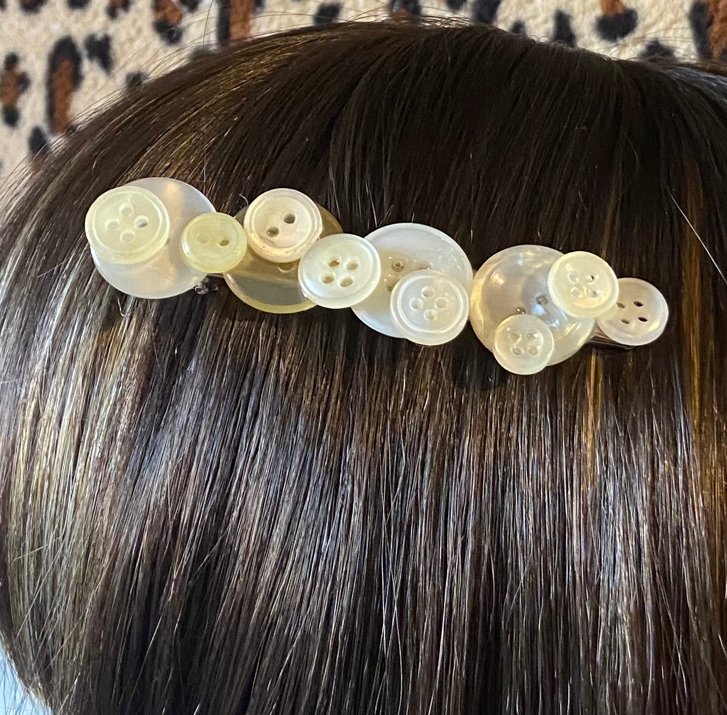 Barrette bouton simple blanche
