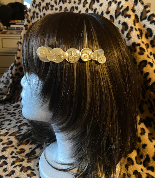 Grande barrette bouton simple blanche