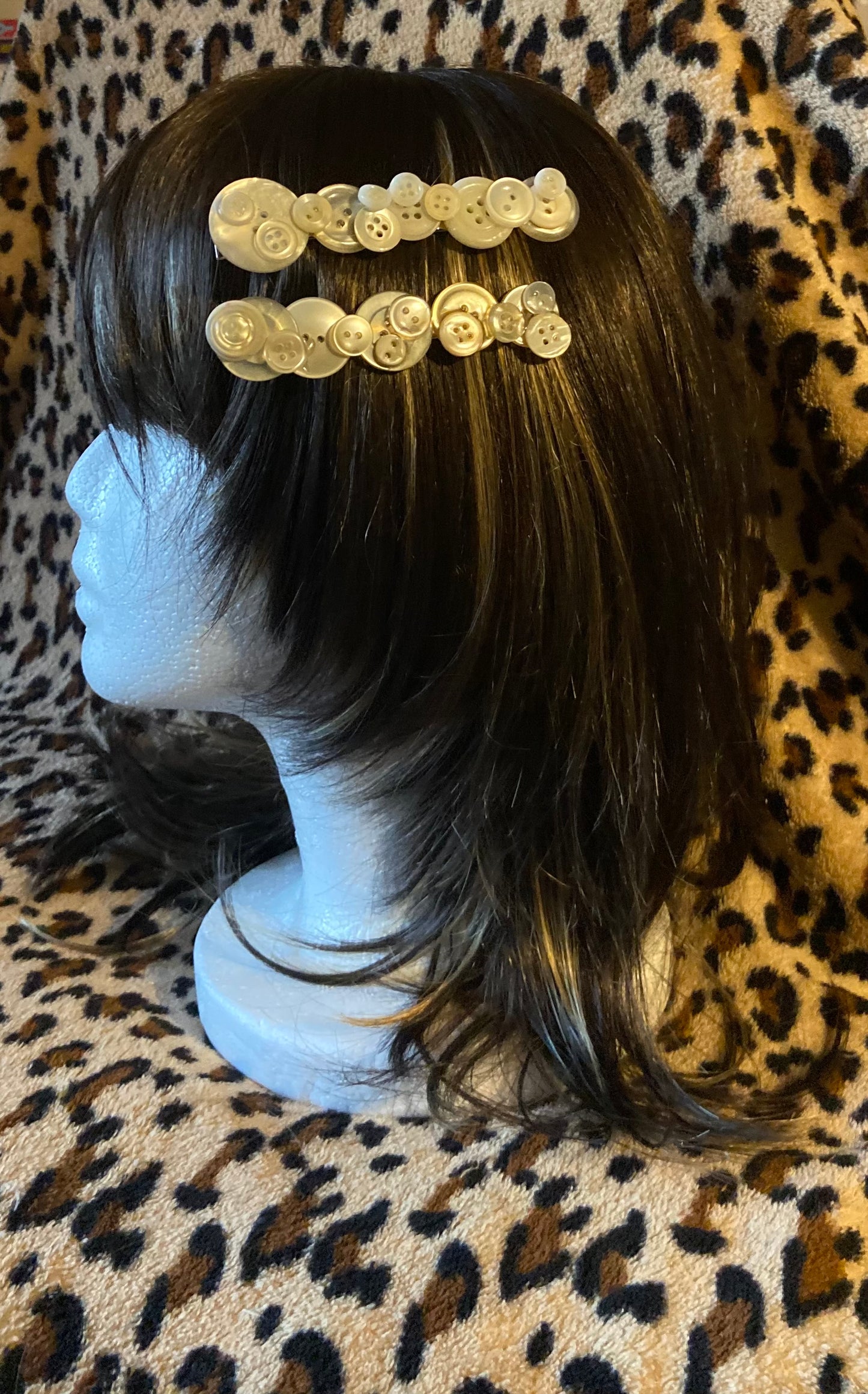 Grande barrette bouton simple blanche